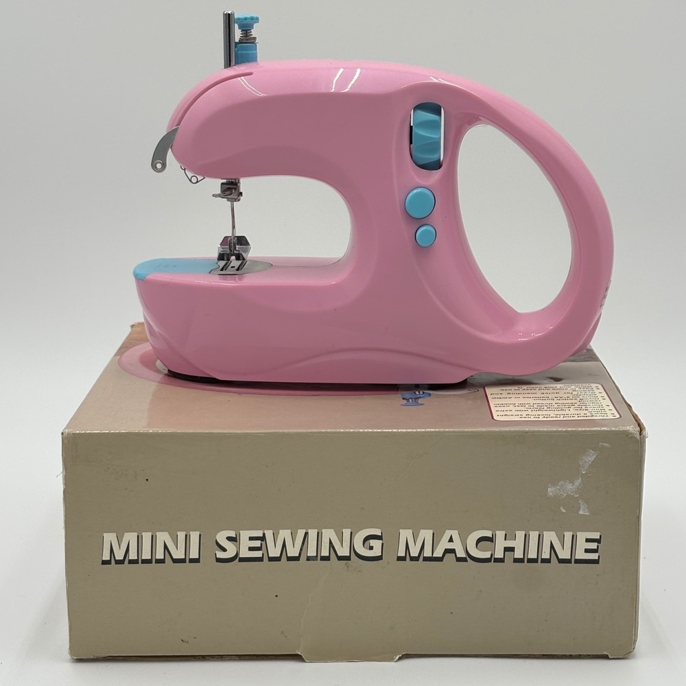 Vintage Mini Sewing Machine‎ Portable Compact Straight Stitch Beginner Pink